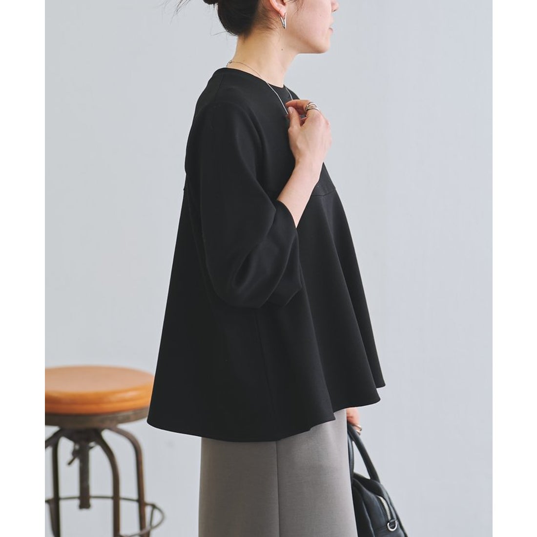 ビアズリー BEARDSLEY フレアプルオーバー （black） -ファッション