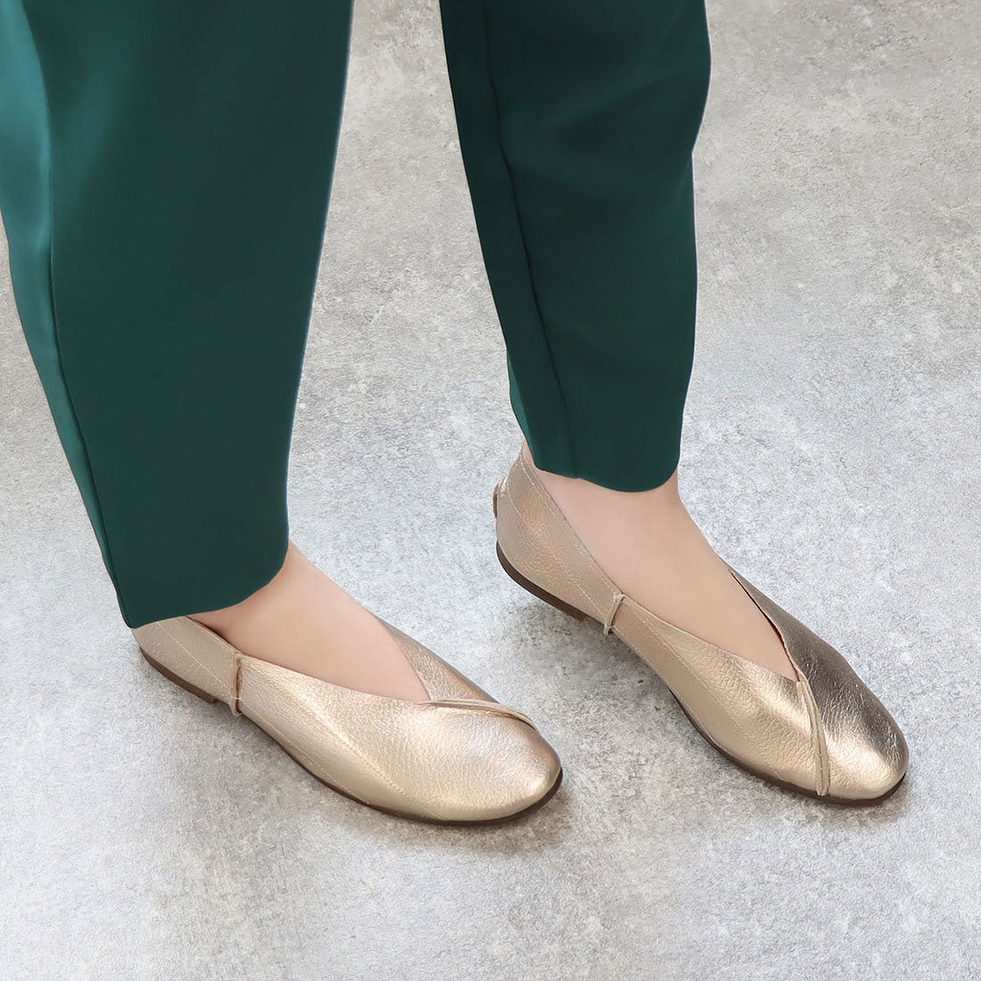 クリー ラボキゴシ Creer RABOKIGOSHI Vカットラインレザーフラット