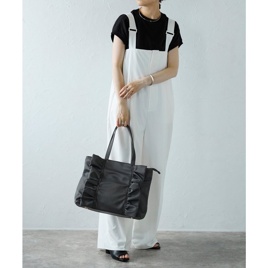 グッシオ GUSCIO ナイロンフリルトートバッグ A4対応 （D.GRAY） -靴