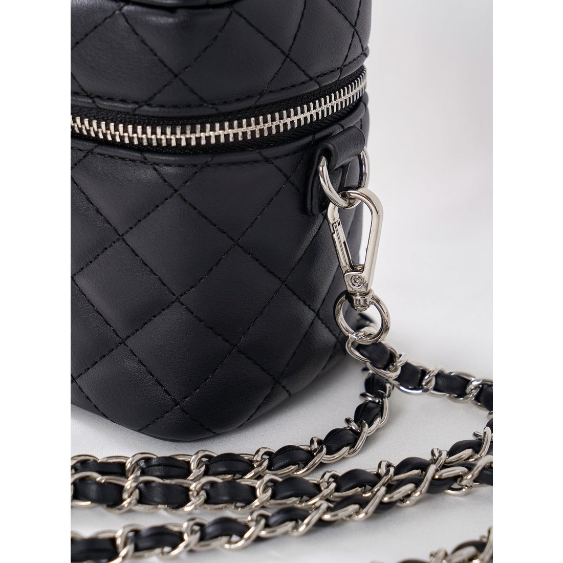 ダーリッチ Darich 【シルバーパーツ】キルティングスクエアミニバッグ