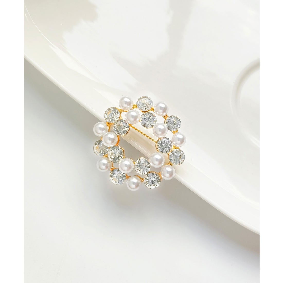 ドレスプラス DRESS+ サークル型のブローチ パーティーアクセ パール