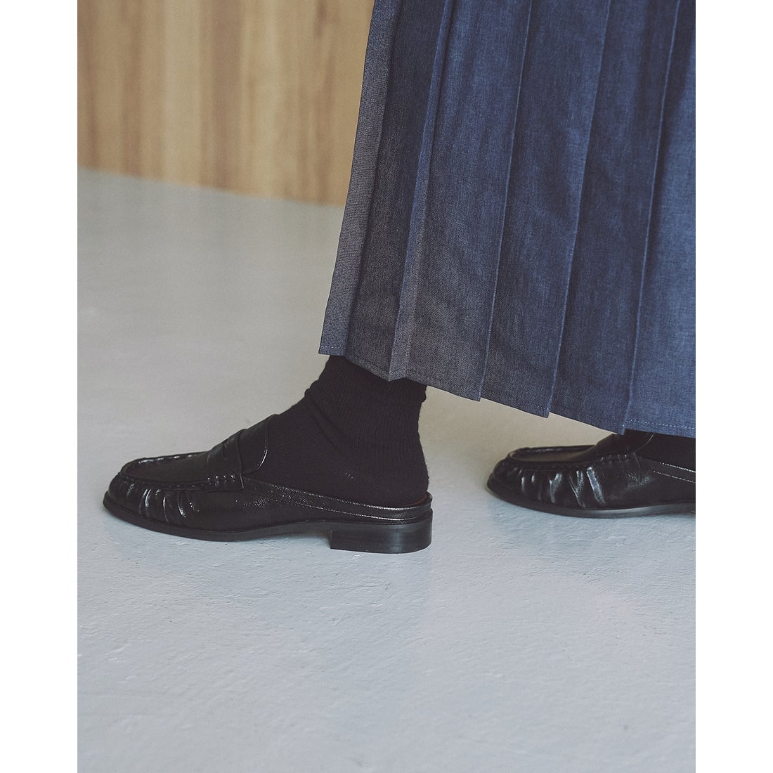 メタリック ローファーミュール （ブラック マイラー） -Emma Francis