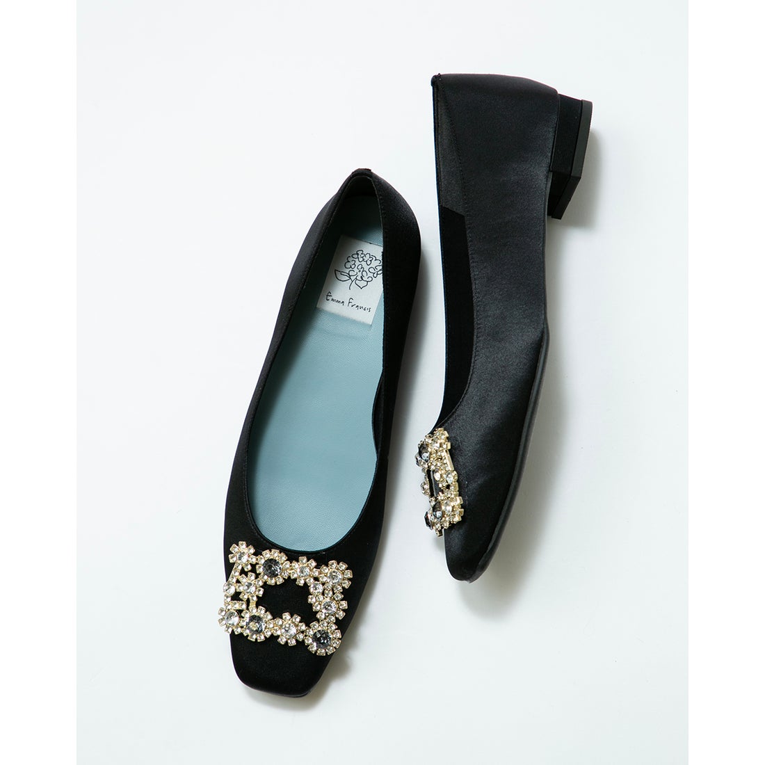 ビジュー バックル パンプス （ブラック サテン） -Emma Francis