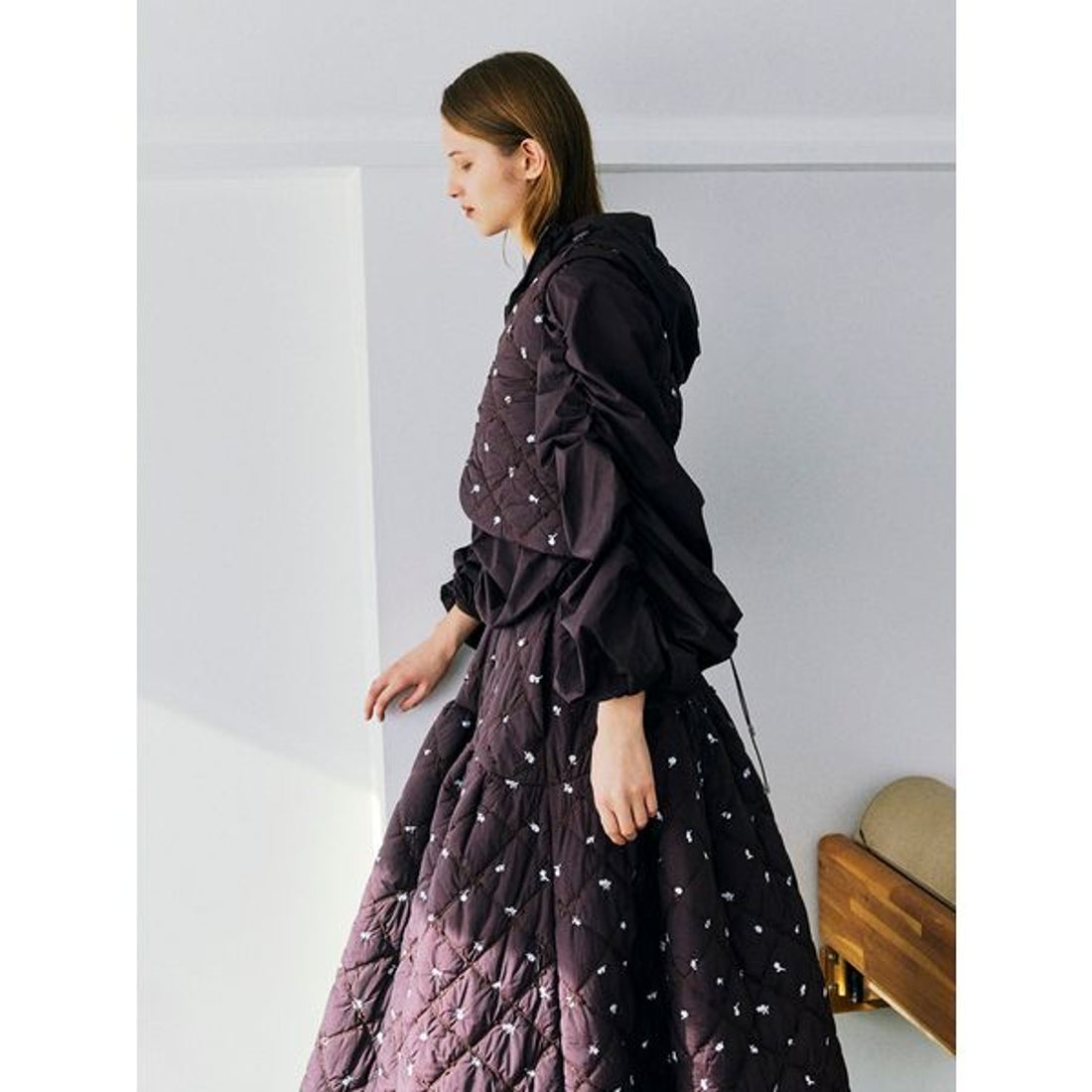 エミ emmi フラワーエンブロイダリーキルティングベスト （BRW