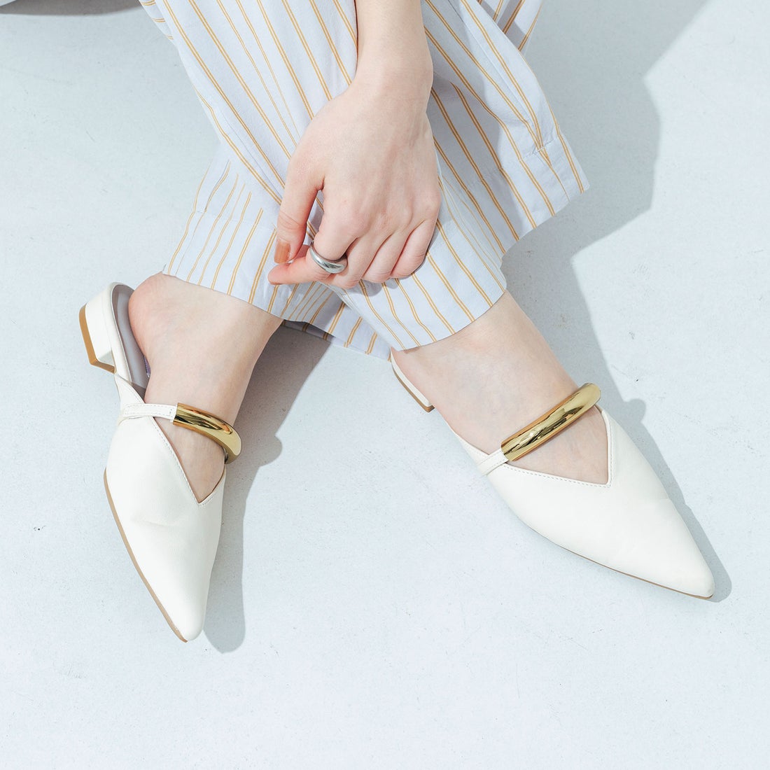 EVOL/イーボル】【柔らかい・クッション入り】ゴールドモチーフ