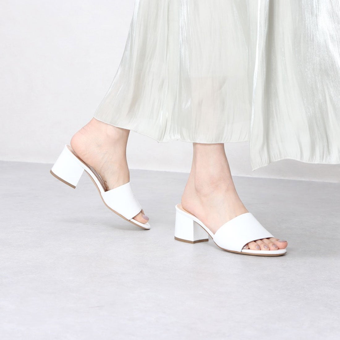 ○ファビオルスコーニ FABIO RUSCONI ミュール （ホワイト