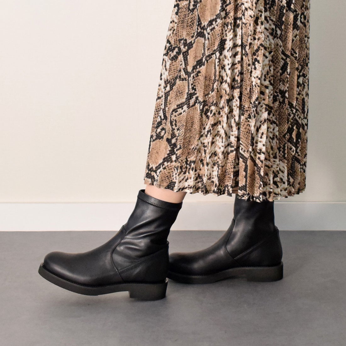 ファビオルスコーニ FABIO RUSCONI ラウンドトウストレッチブーツ