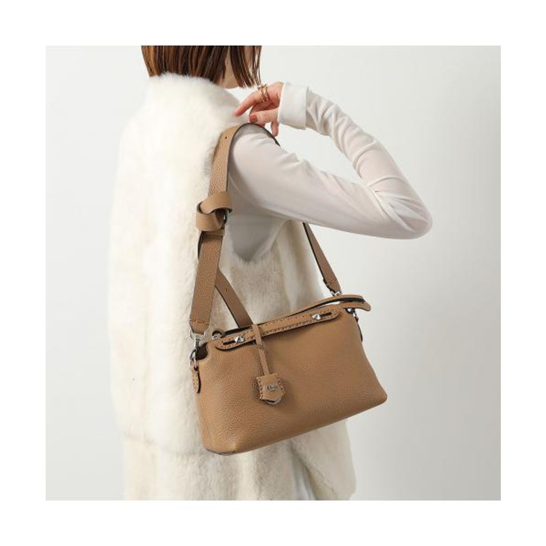 フェンディ FENDI FENDI ショルダーバッグ BY THE WAY MEDIUM セレリア