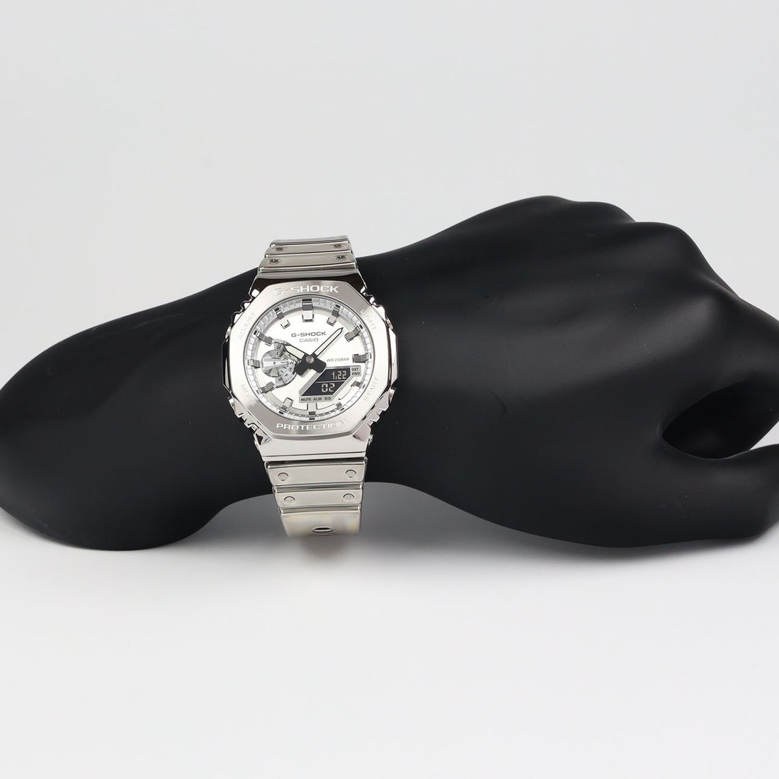 G-SHOCK】FINE METALLIC SERIES / GM-2100YM-8AJF （シルバー×ブラック