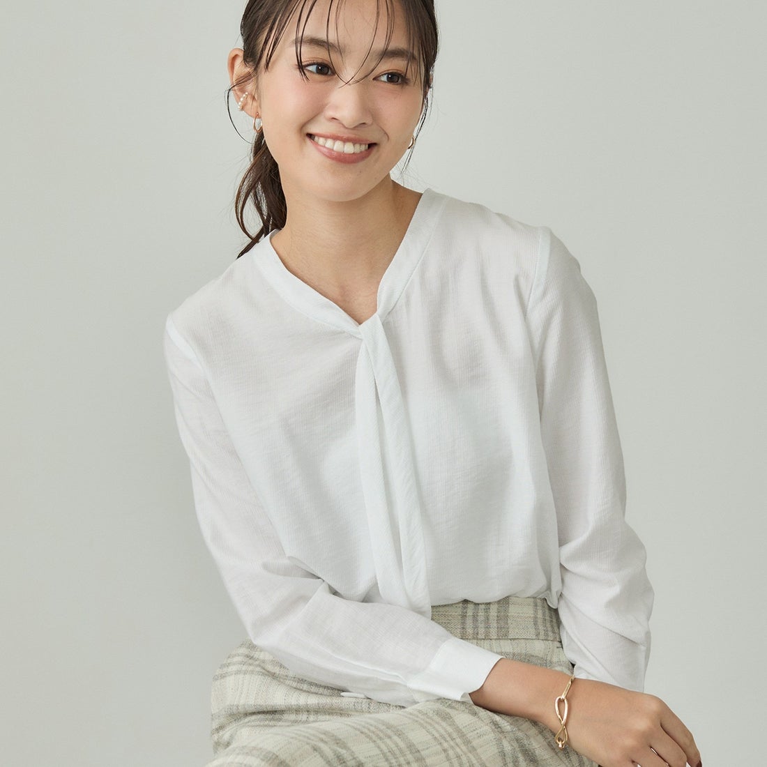 インディヴィ INDIVI 【洗える】ストライプドビー ボウタイブラウス