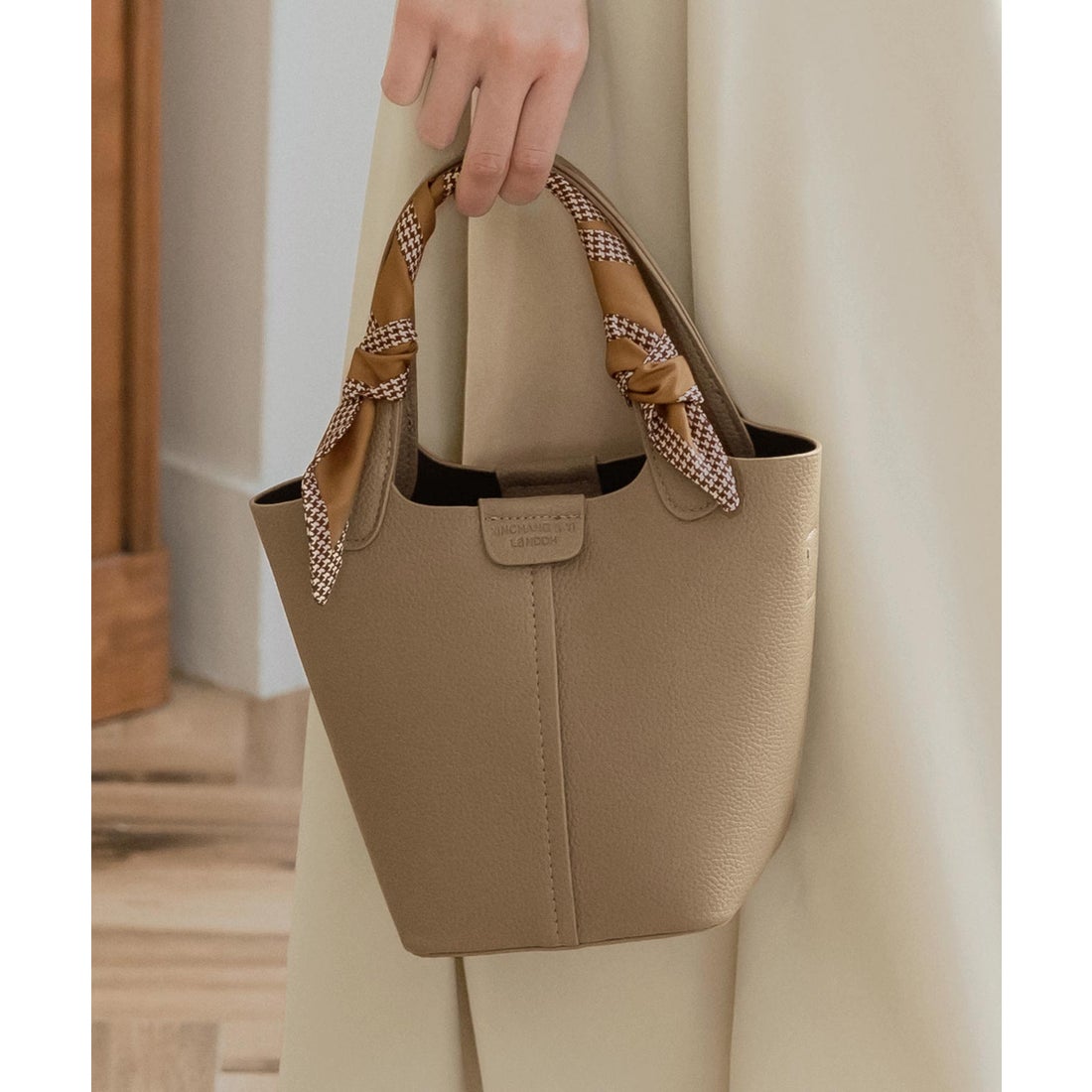 ジュリアブティック JULIA BOUTIQUE スカーフ付き2wayハンドバッグ