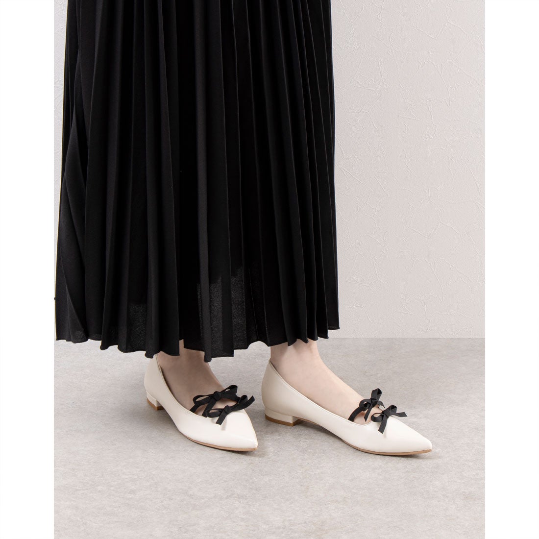 ダブルリボンポインテッドトゥフラットパンプス(0572) （ブラックS