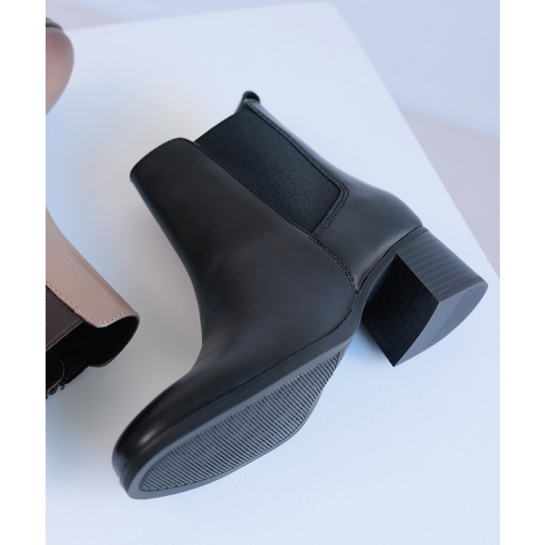 本革】 チャンキーヒールサイドゴアブーツ 8700 （ブラック） -モード