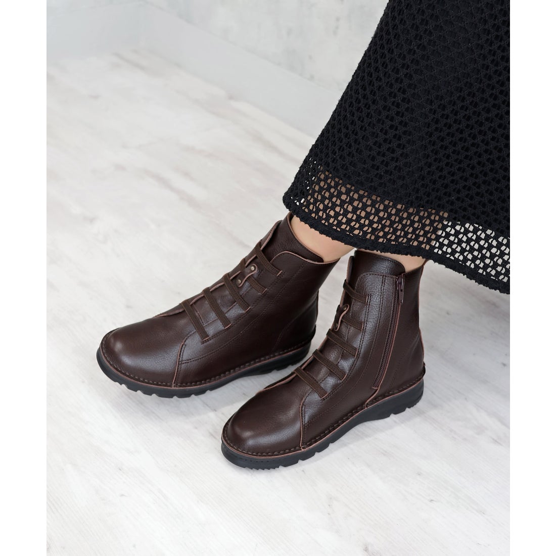 本革】【4E】撥水ゴムレースアップブーツ 6128 （ダークブラウン