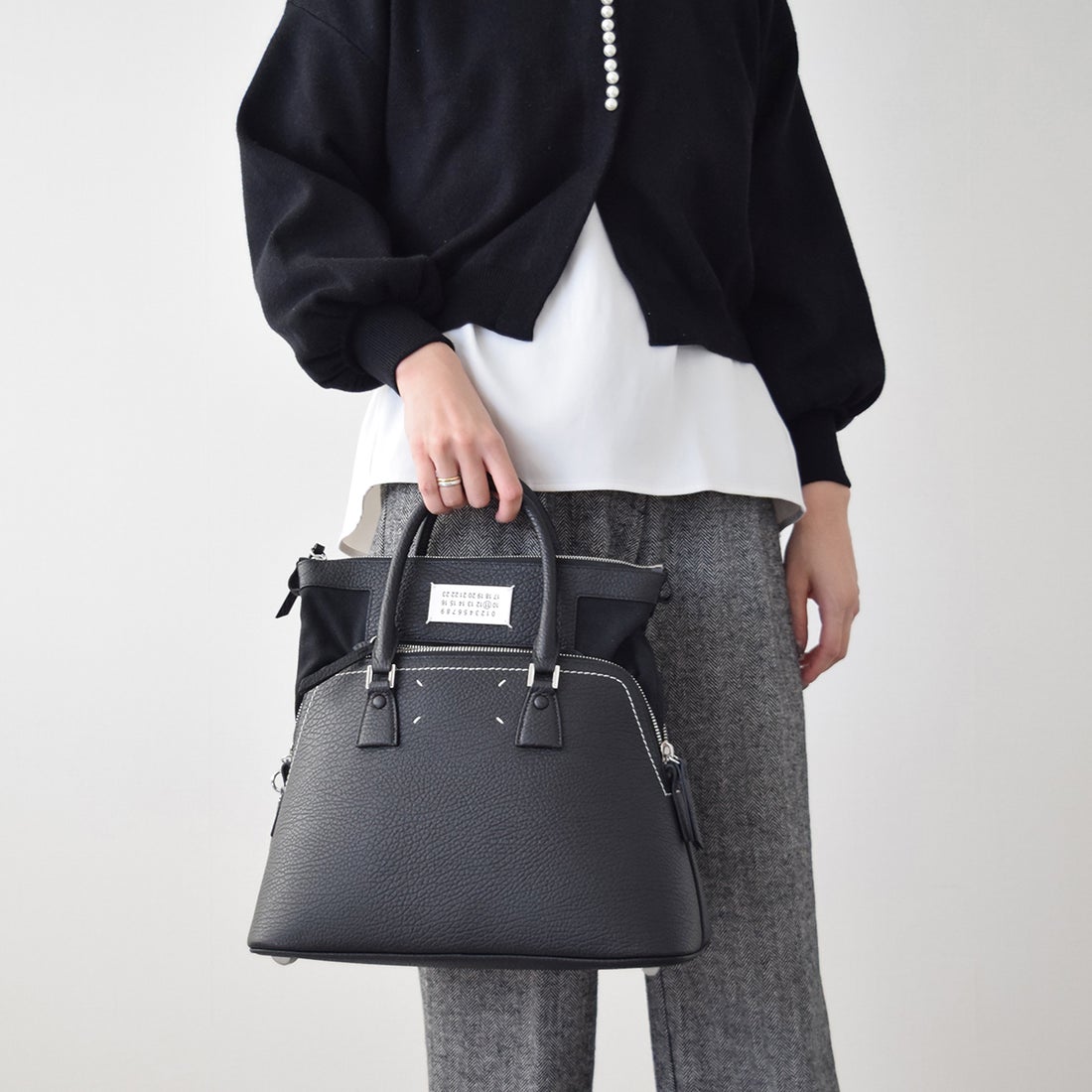 メゾン マルジェラ MAISON MARGIELA 5AC CLASSIQUE MEDIUM （ブラック