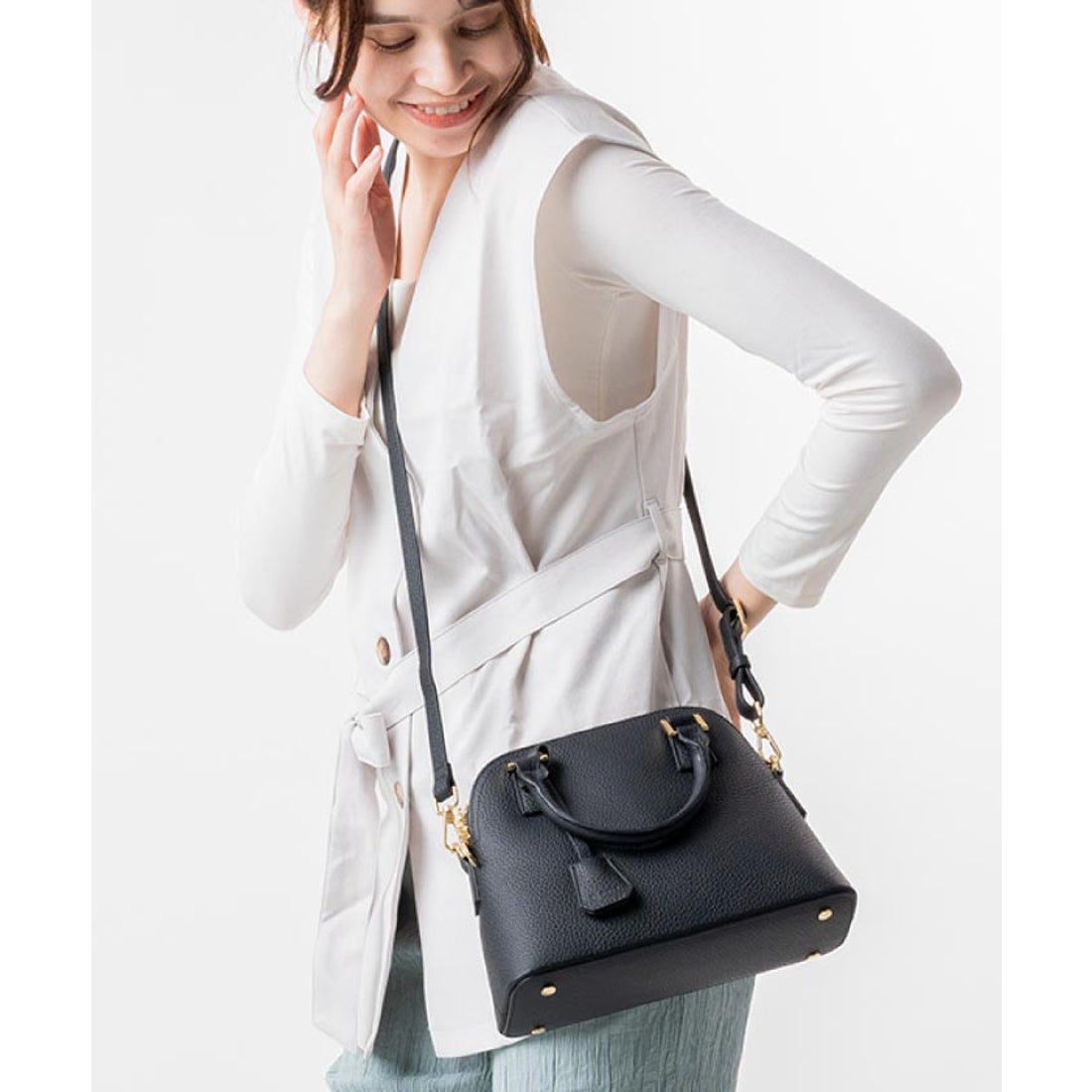 MURA シュリンクレザー ショルダーベルト付き ダブルファスナー ミニ