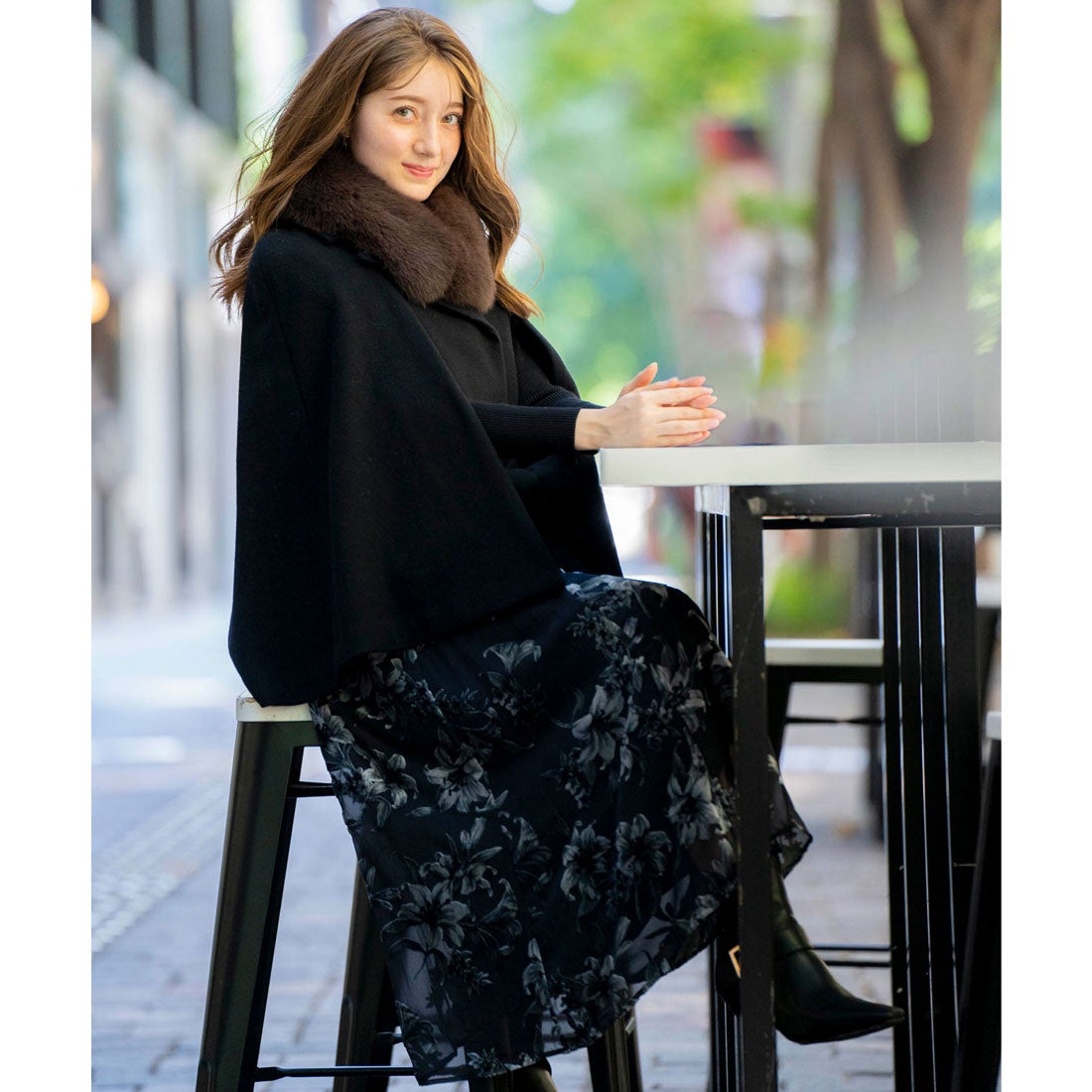 ノエラ NOELA ファースリットケープコート （ブラック） -靴