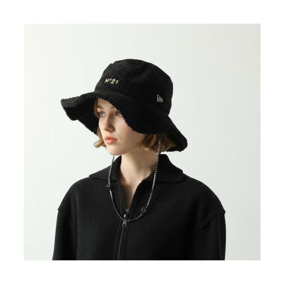 ヌメロ ヴェントゥーノ N21 N°21 × NEW ERA バケットハット N21XNE-AWB