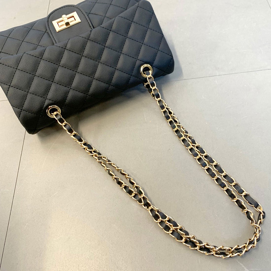 ノンヘッジ non-hedge キルティングチェーンショルダーバッグ