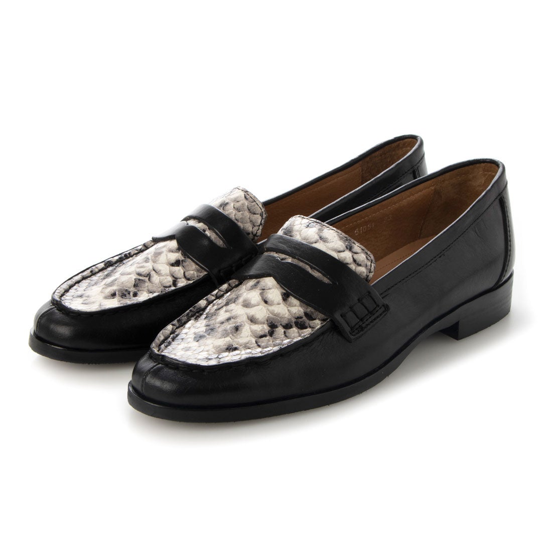 SAYA 【本革】ヘビ柄モカローファー (ブラック) -【公式】ラボ・キゴシ