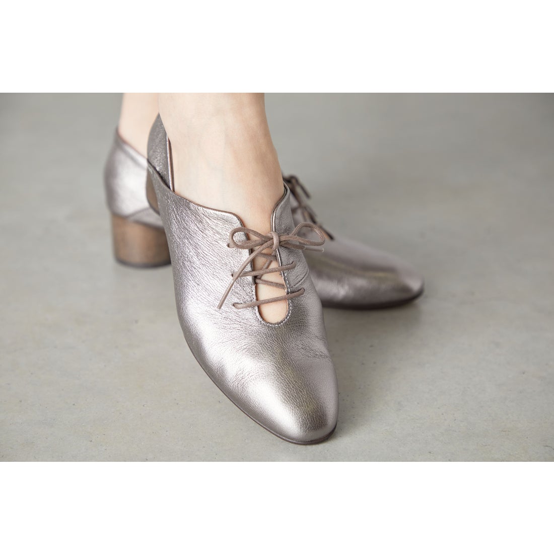 サヤ SAYA 4cm本革ヒールレースアップシューズ （ブラック） -【公式