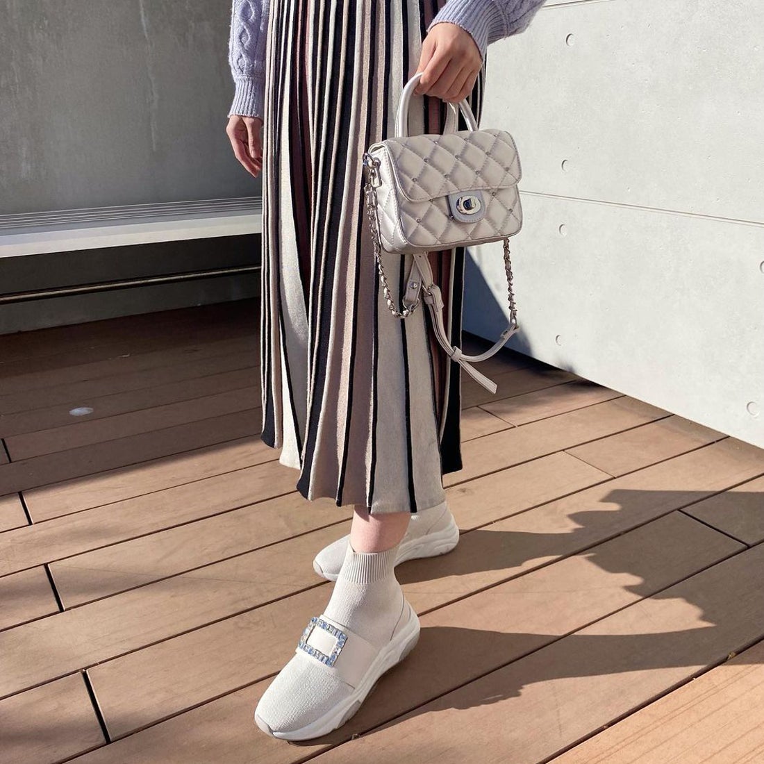 プラスダイアナ ＋diana 【ミドル丈】クリスタルバックル ニット