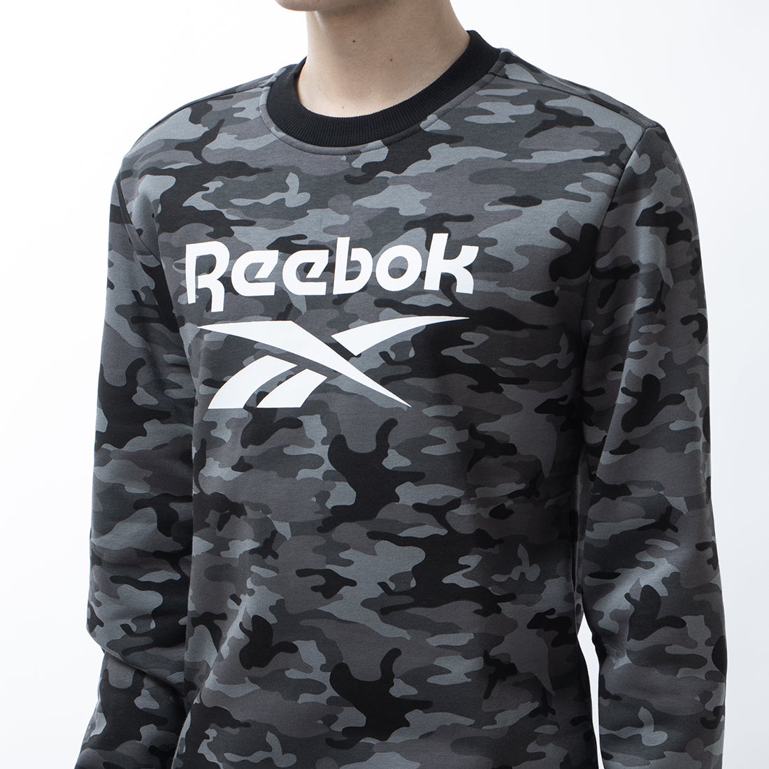 カモフラ クルーネック トップス / ID Camo Crew（ブラック） -Reebok