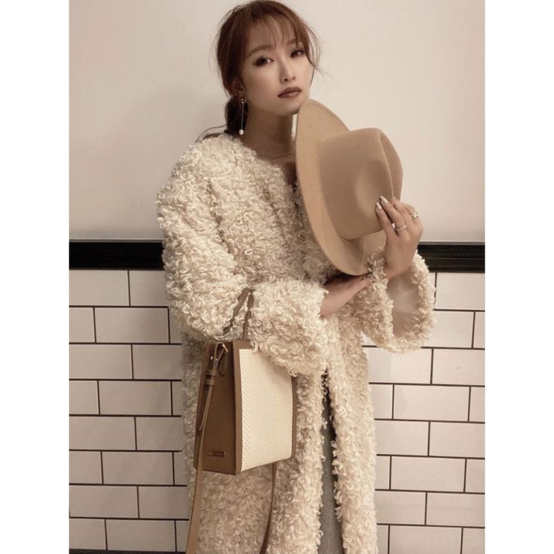 週末限定最終値下げ美品フォクシーベージュ フード付き ファーコート