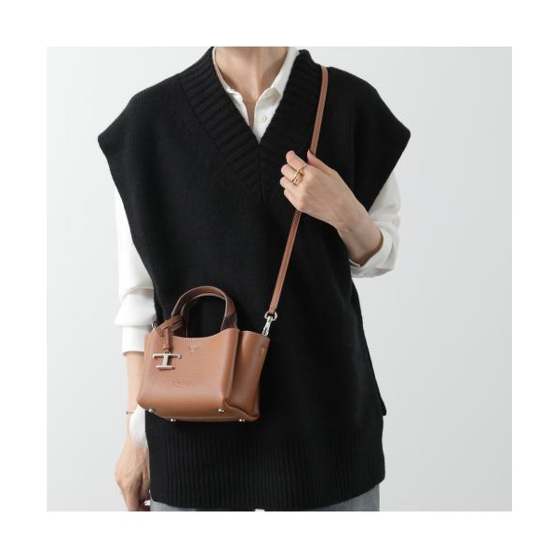 トッズ TOD'S TODS ショルダーバッグ XBWAPAFL000 QRI （2L63