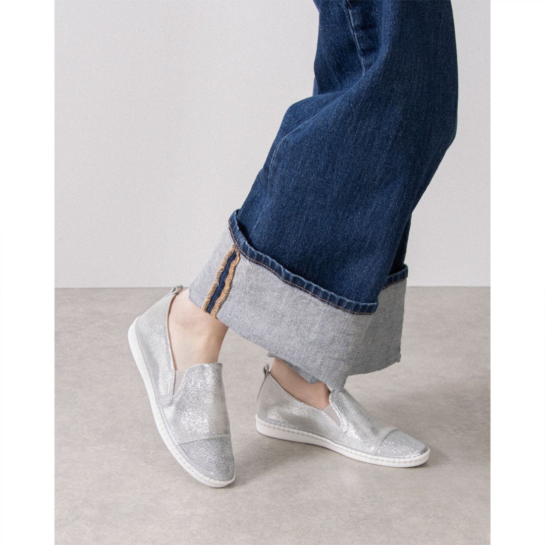 アンリーフ unReef トゥーキャップスリッポンスニーカー （ホワイト