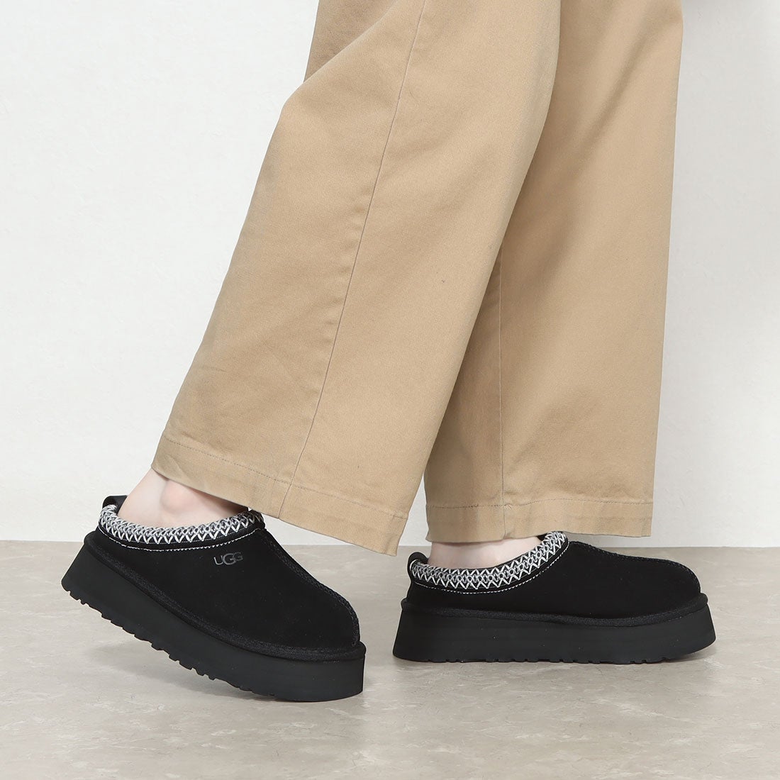 アグ UGG タズ サボ （ブラック） -waja bazar - 海外ファッション