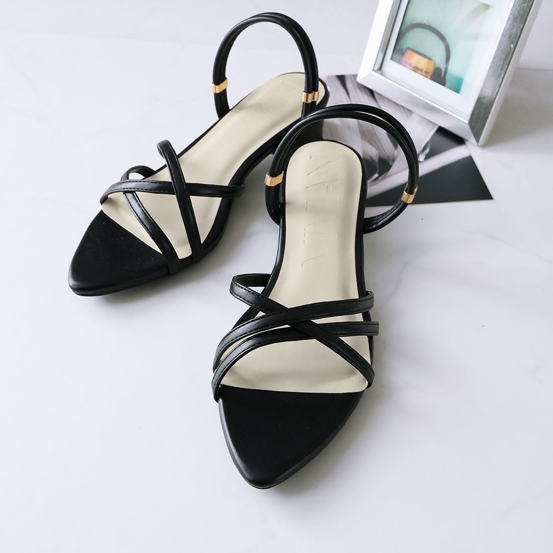 ヴィヴィアン VIVIAN 2WAYポインテッドトゥ華奢ストラップサンダル