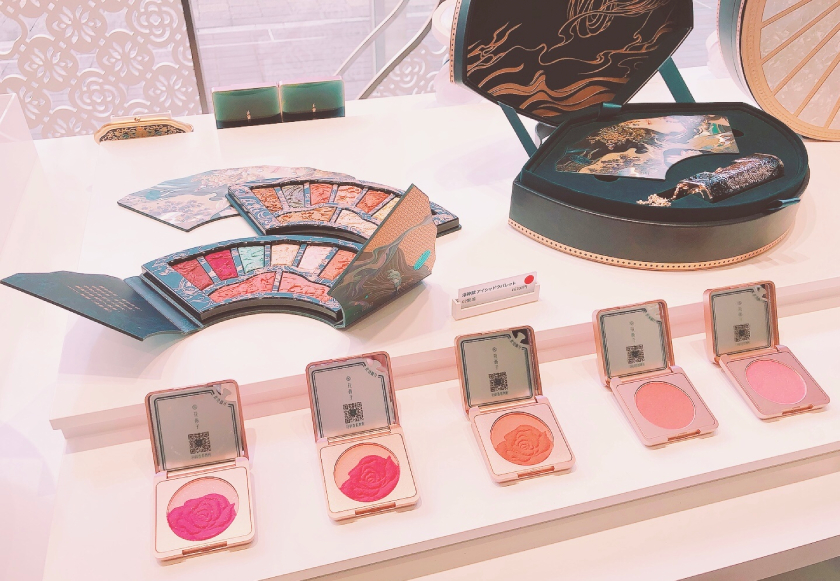 花で美しくなる」がコンセプトの彫刻コスメ♪ 中国コスメ「花西子