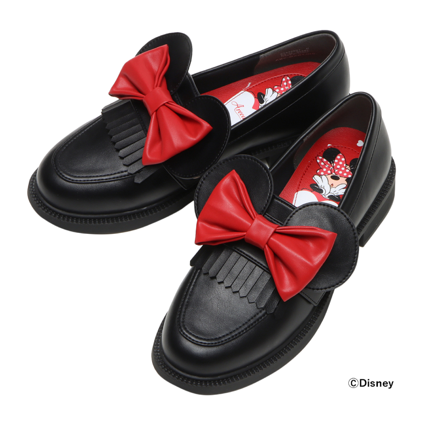 ミニーマウス」モチーフの3WAYでアレンジできるローファーが発売