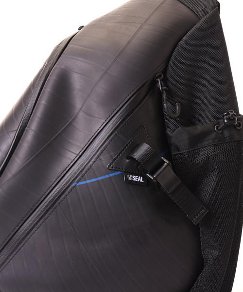 ワンショルダーバッグ TRIANGLE PRO | 日本職人が作るメンズ トート