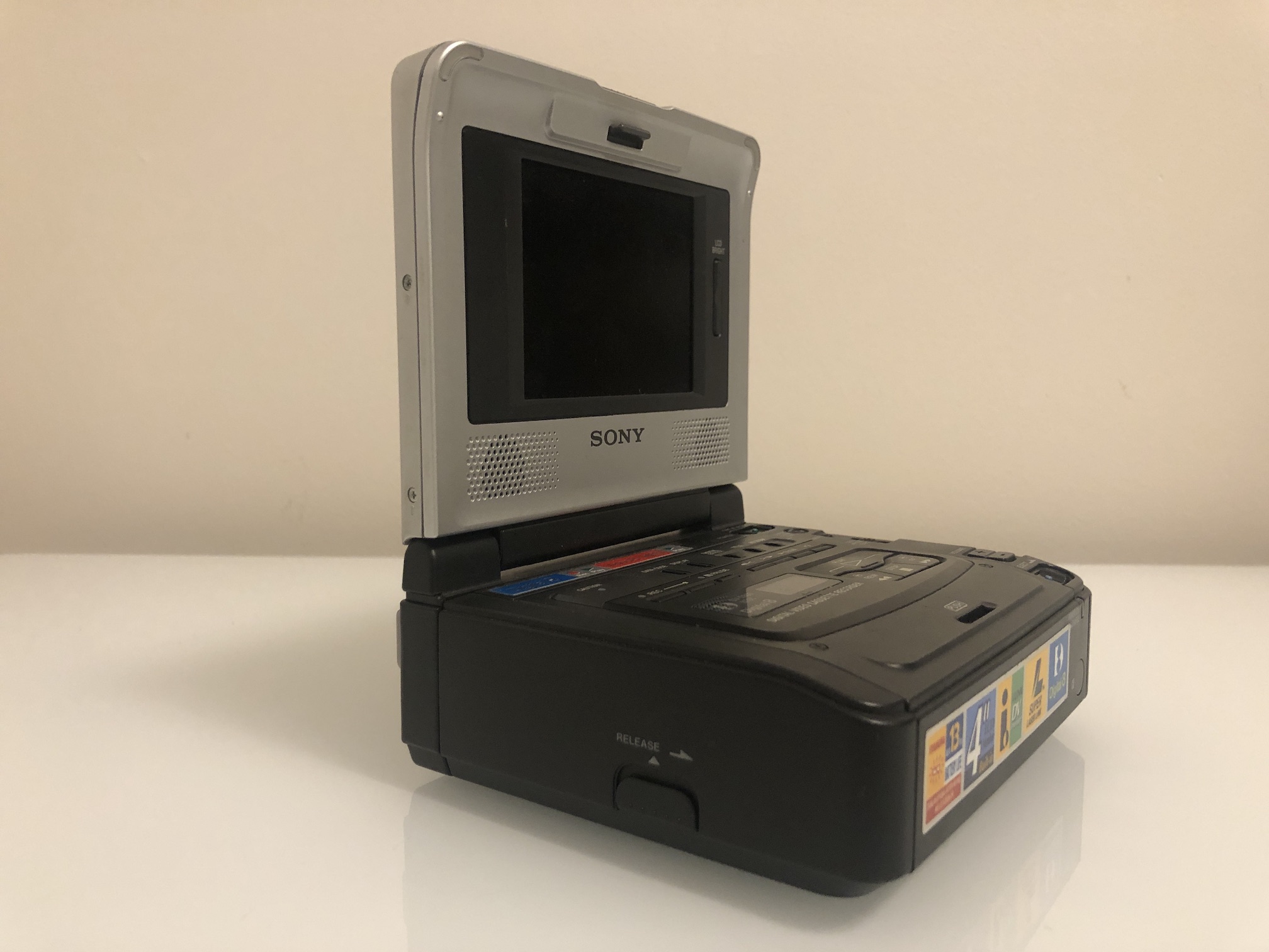 Sony GV-D800 Video Walkman | Sunthar's Super Sector