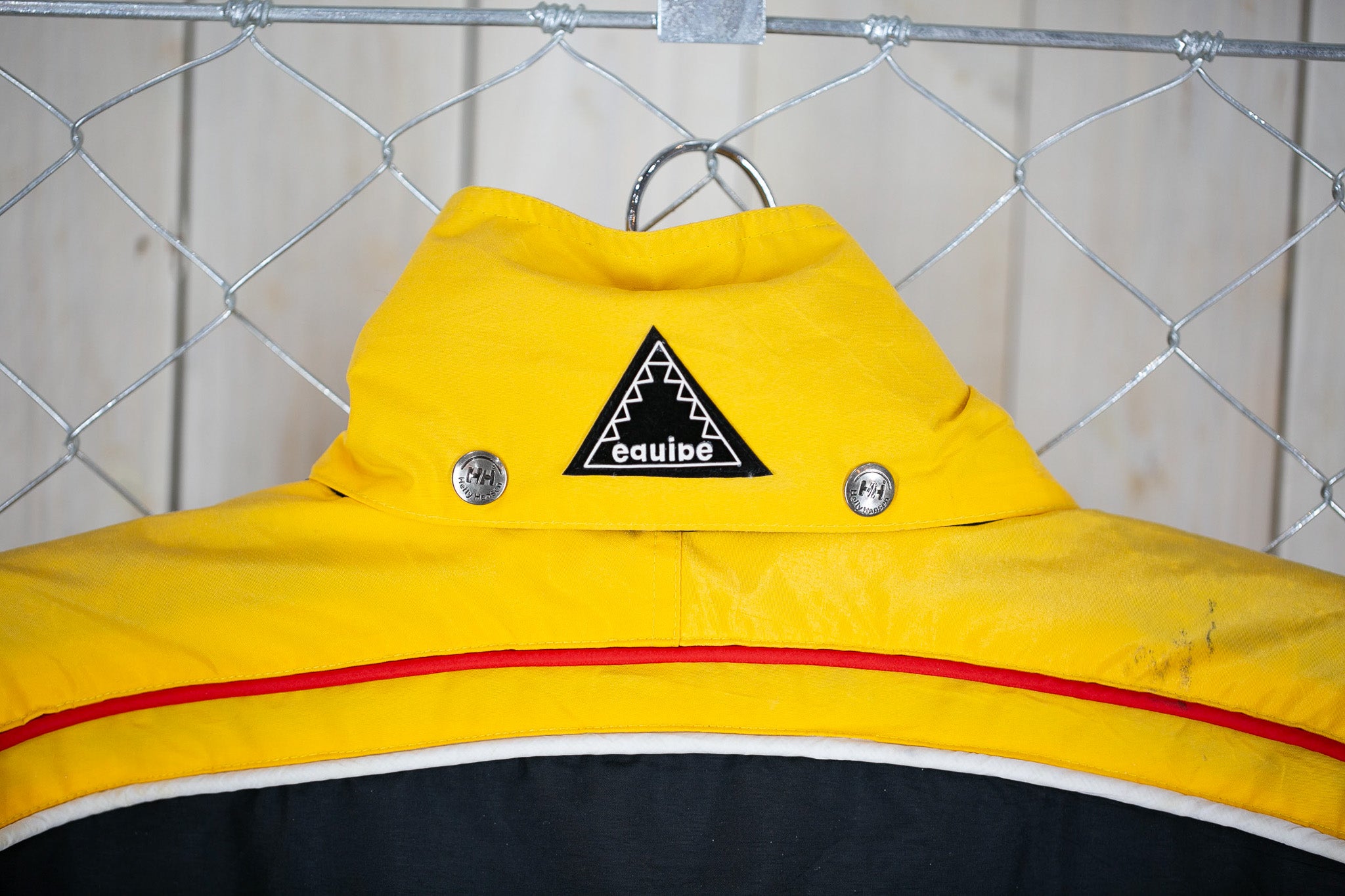 men'sアウター ナイロンジャケット フード収納 ロゴ刺繍 HELLY HANSEN