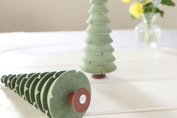 もみの木緑21cm – ドイツ・ザイフェンの木のおもちゃ seiffen