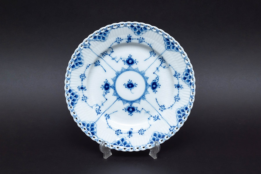 ロイヤルコペンハーゲン ブルーフルーテッド フルレース プレート 23cm