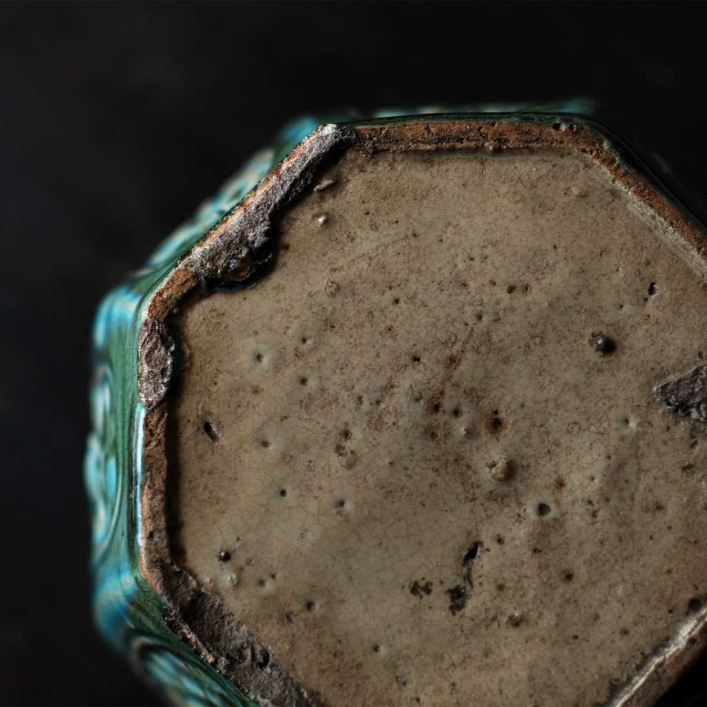 清朝 石湾窯 緑釉陽刻面取壺 | 骨董と詩学 Antique & Poetics | 蛇韻律