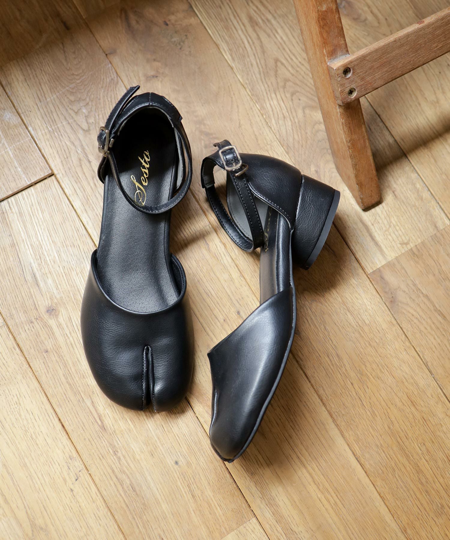 ローヒールタビストラップパンプス△返品不可 | SESTO(セスト