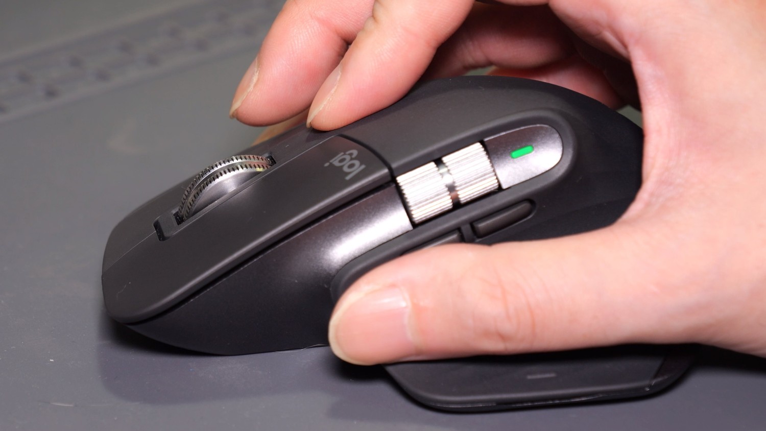ロジクールのハイエンドなマウス MX MASTER3s MX2300を自腹レビュー