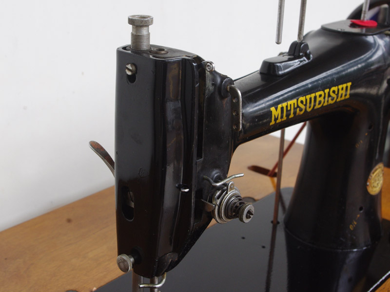 No.535 MITSUBISHI TA-1 三菱製 職業用足踏みミシンアンティークミシン
