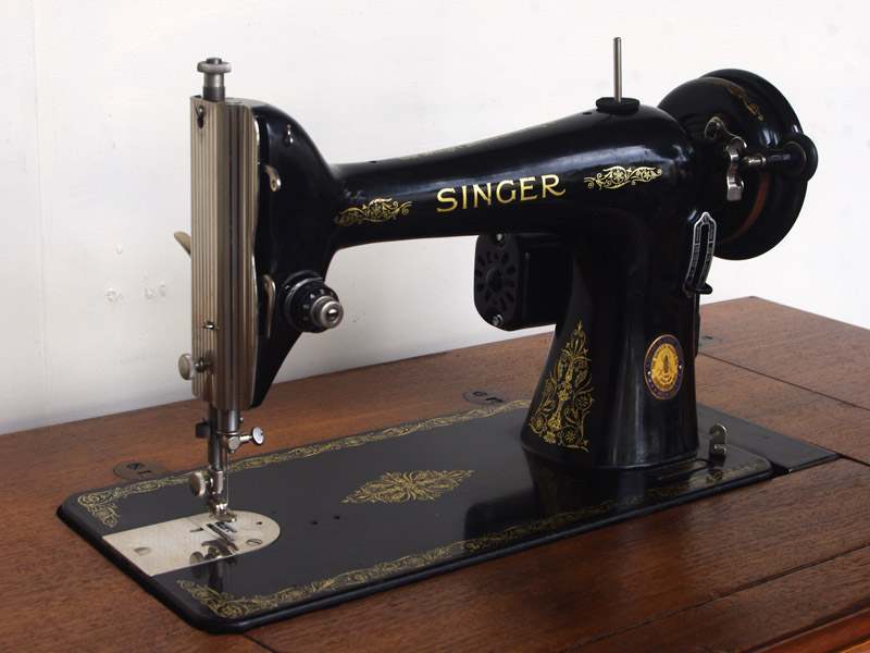 No.387 SINGER 66 シンガー製 クイーンアン猫脚キャビネット 電動