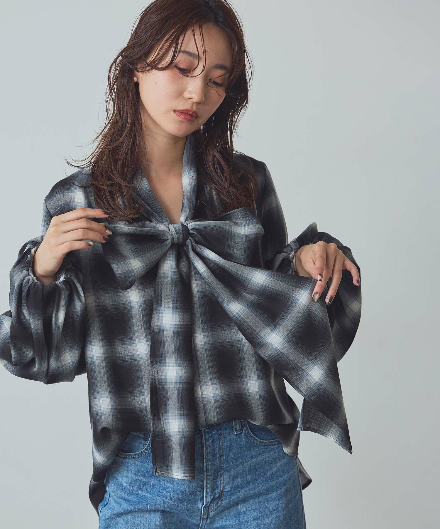 Gready Brilliantチェックボウタイパフスリーブブラウス | SEKIMIKI Online