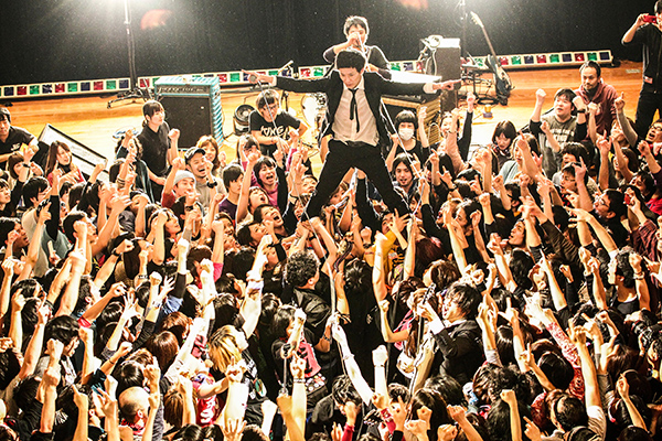 KING BROTHERS×タワレコ梅田NU茶屋町店、