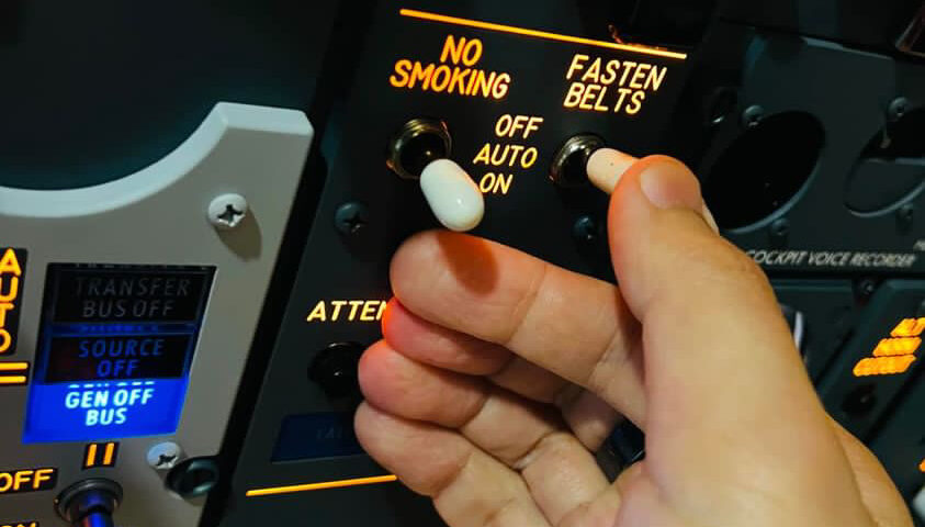 飛行機のシートベルトサインについて！！ - Skyart JAPAN