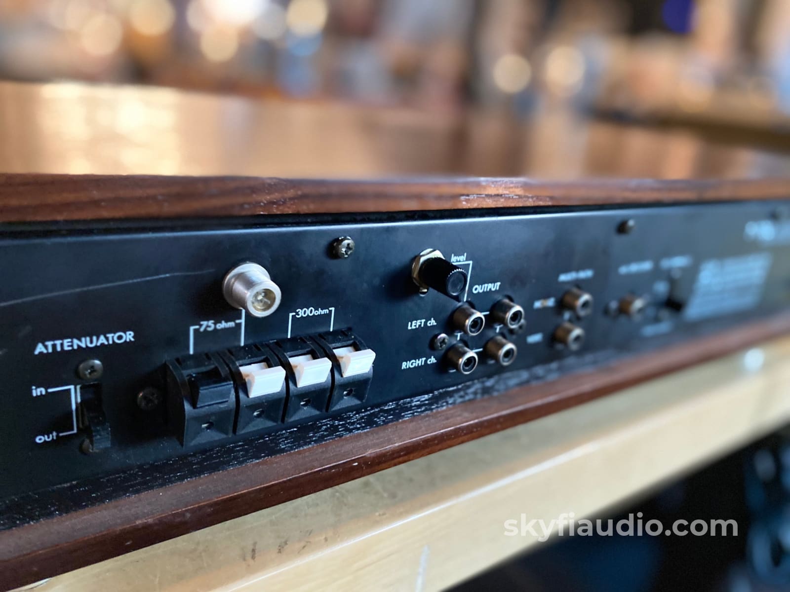 Luxman T-110 Vintage FM Tuner