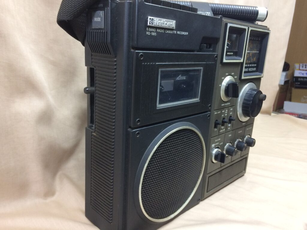 ナショナル RQ-585 – BCLブームを狙った欲張りラジカセ | 【昭和レトロ