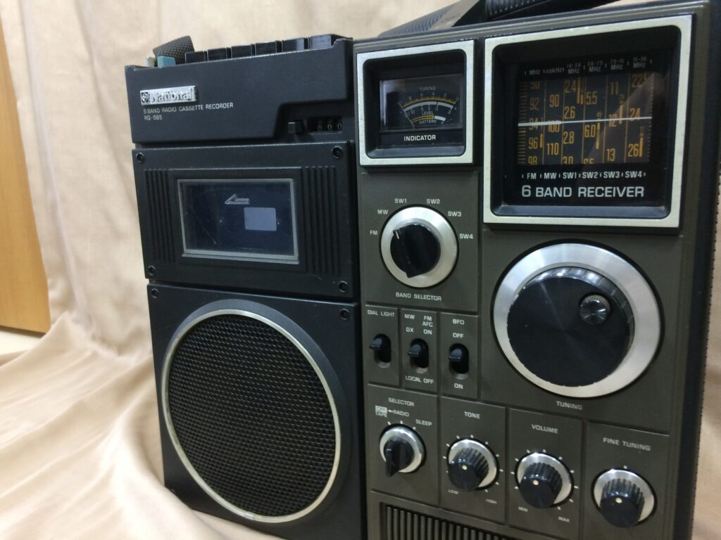 ナショナル RQ-585 – BCLブームを狙った欲張りラジカセ | 【昭和レトロ